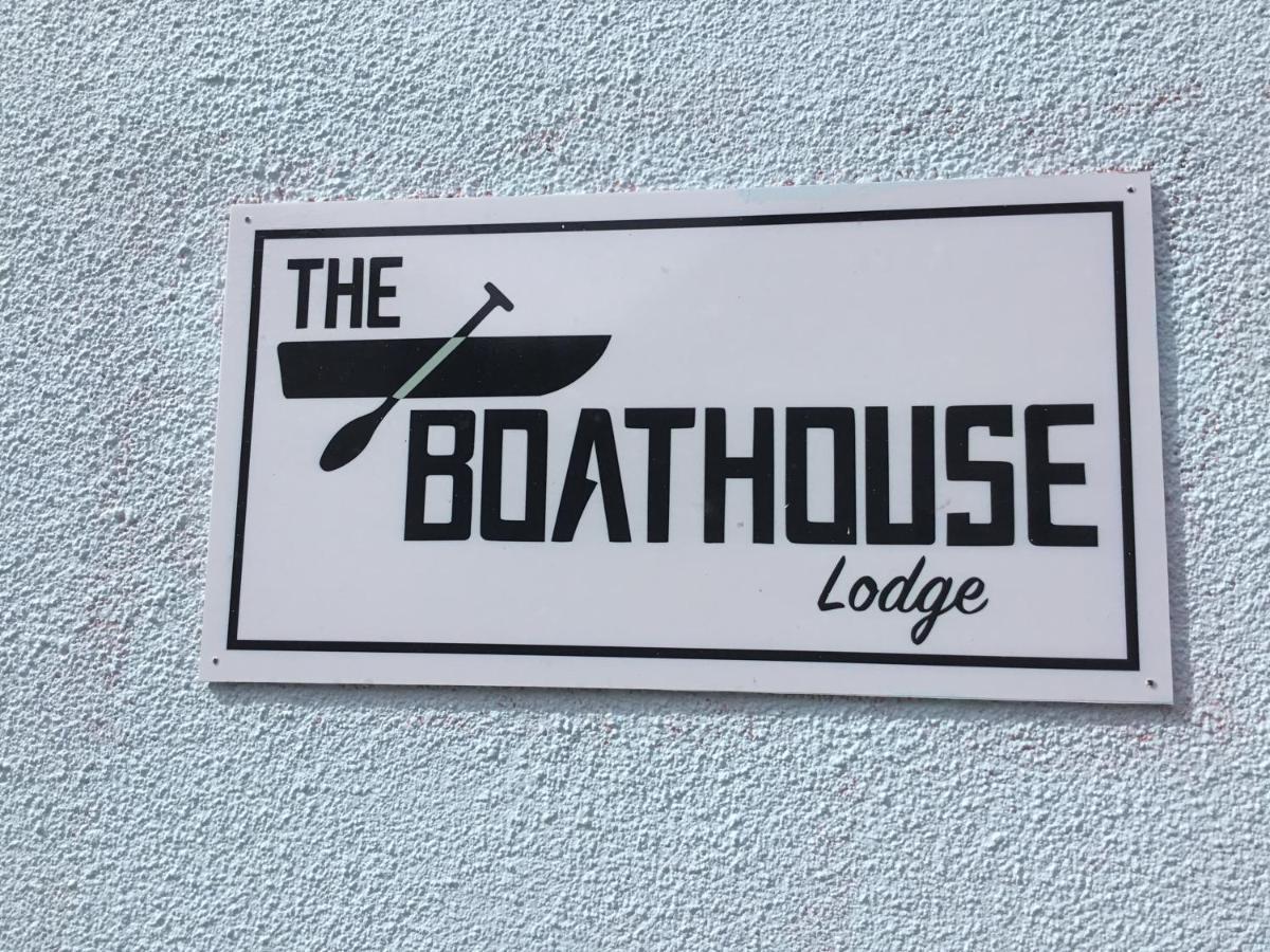 The Boathouse Lodge Hostel Bundoran Esterno foto