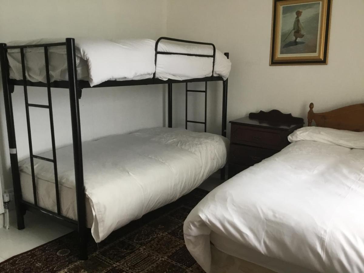 The Boathouse Lodge Hostel Bundoran Esterno foto