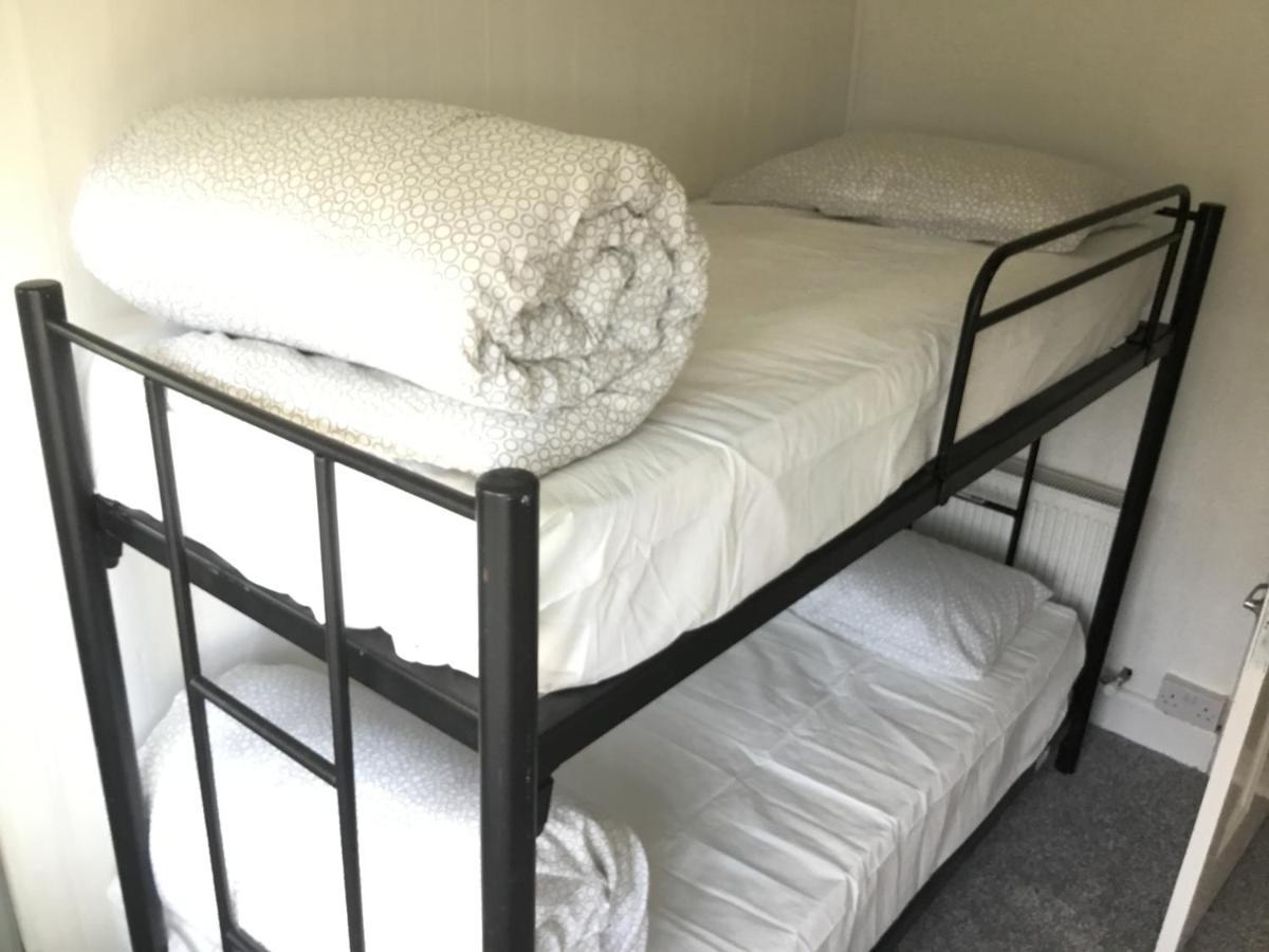 The Boathouse Lodge Hostel Bundoran Esterno foto