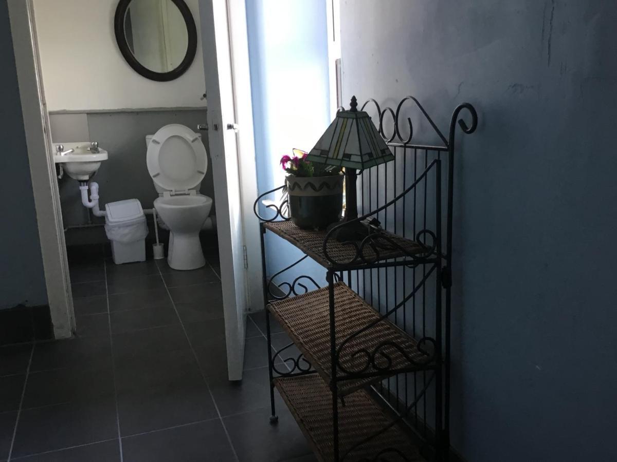 The Boathouse Lodge Hostel Bundoran Esterno foto