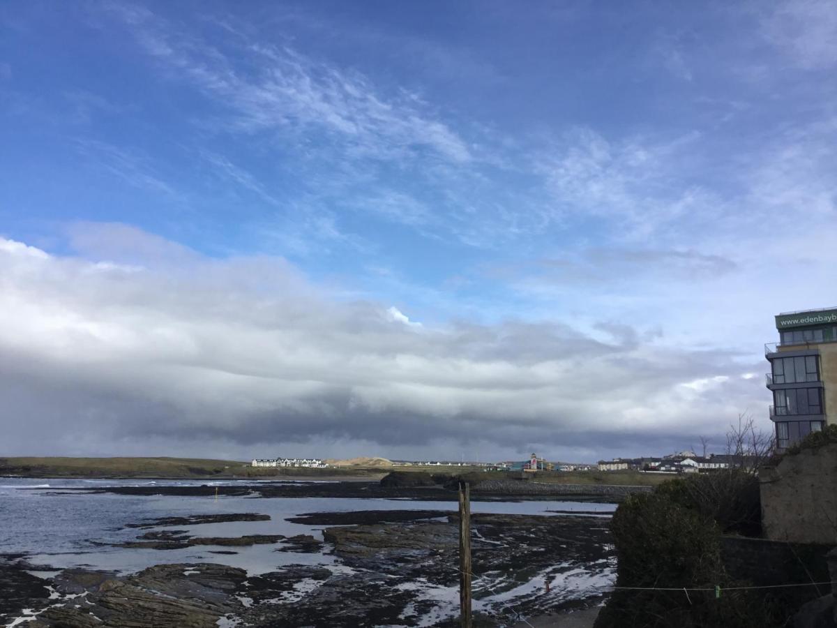 The Boathouse Lodge Hostel Bundoran Esterno foto